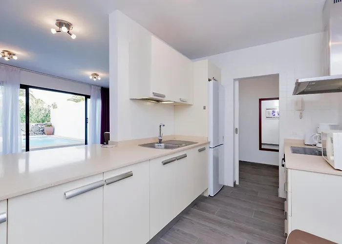 بيت للعطل House In Amarilla Golf!